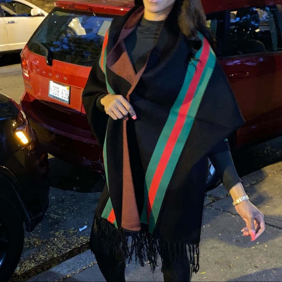 Stylish Black Shawls - Picture 11 of 11